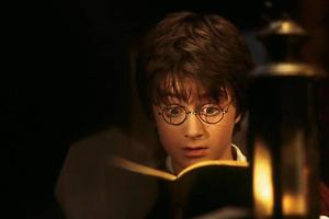 Il libro di Harry Potter valutato a 25 miliardi di dollari. Potresti avere una fortuna nella libreria