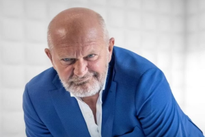 Andrea Pucci: un malore sul palco ferma lo spettacolo