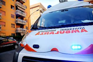 Parma, donna di 60 anni trovata morta in casa in via Ruggero: si indaga sulle cause