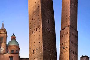 Bologna invecchia, ma le case restano giovani: il nodo abitativo degli over 59