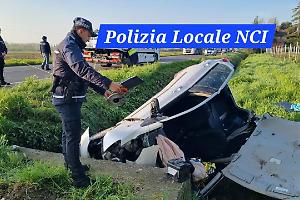 Paura all'alba sulla SP Selice: donna di 52 anni finisce in un fosso fuori strada