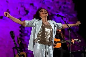 Alice canta Battiato: il tour “Eri con me” celebra l’eredità del Maestro. Ecco quando sarà in Emilia-Romagna