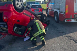 Auto si ribalta a Pieve di Cento: conducente trasportato al Maggiore di Bologna con ferite di media gravità