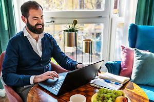 Meno malattie e stress: ecco i vantaggi del lavoro ibrido