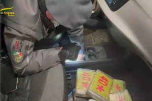 Parma: sequestrati 8,4 kg di cocaina e arrestato un corriere albanese