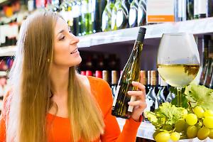 Vendite di vino nella GDO: 753 milioni di litri, boom del Vermentino