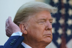 Dazi USA? No, la vera emergenza sono i 'bellissimi' capelli di Donald Trump