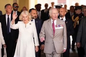Carlo e Camilla al Ridolfi di Forlì: "Un volo diretto con Londra? Non lo escludiamo"