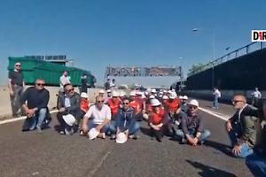 Sindacati in protesta a Bologna: sit-in sulla tangenziale per dire 'Basta morti sul lavoro'