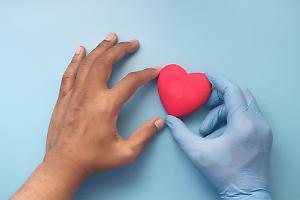 Gli italiani hanno paura della donazione di organi: aumentano i "no" nel 2025