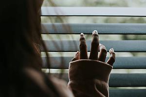 Si presenta al lavoro della ex e la minaccia: arrestato 40enne per stalking