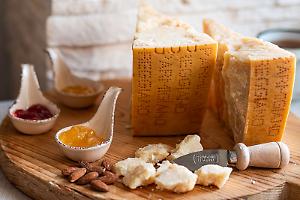 Anno record per il Parmigiano Reggiano: crescita del 4,9% nel 2024 ed export in forte aumento
