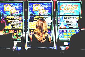 Boom del gioco d'azzardo a Bologna: 890 milioni l'anno, allarme del Comune