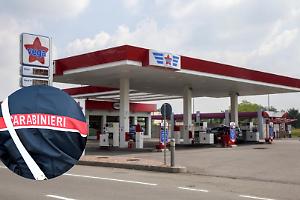 Ladri in fuga a mani vuote in una stazione di servizio Vega a Sant'Ilario d'Enza grazie alle telecamere di sorveglianza