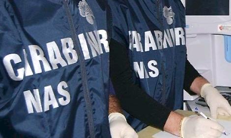 Carenza igieniche nei market e supermercati di Modena: sanzioni per oltre 2.000 euro dai NAS