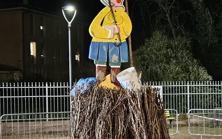 Capodanno polemico: Meloni al rogo