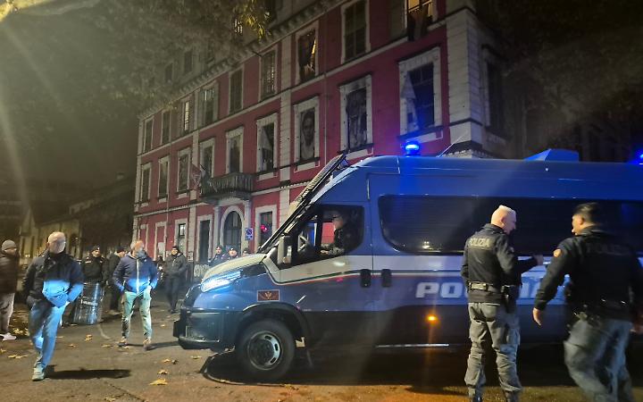 Il blitz ad Askatasuna